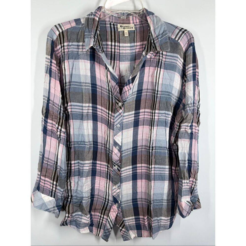 B33.  Hester & orchard Women plaid long sleeve rayon top size XL